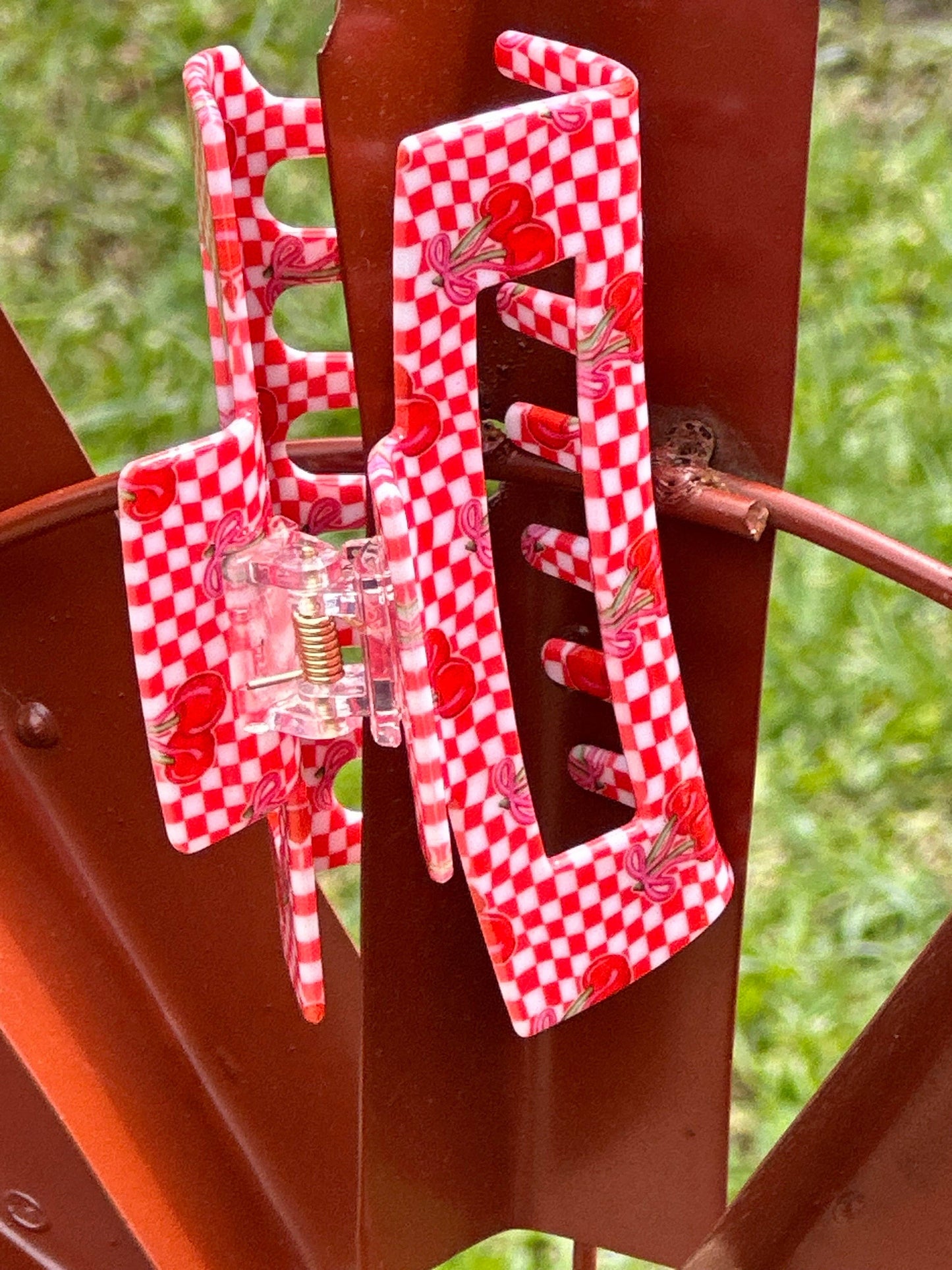 New claw clips: Bucking horse