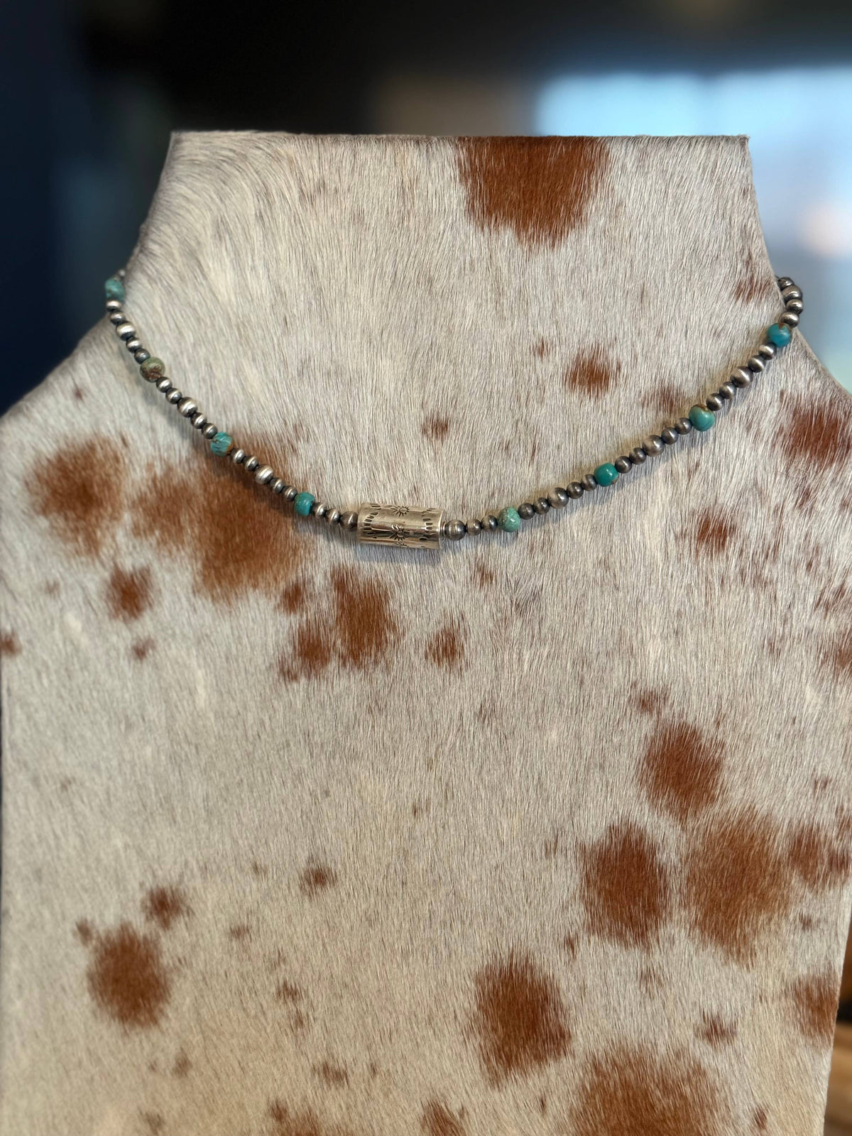 #050 Turquoise & Barrel Bead Necklace : 16"