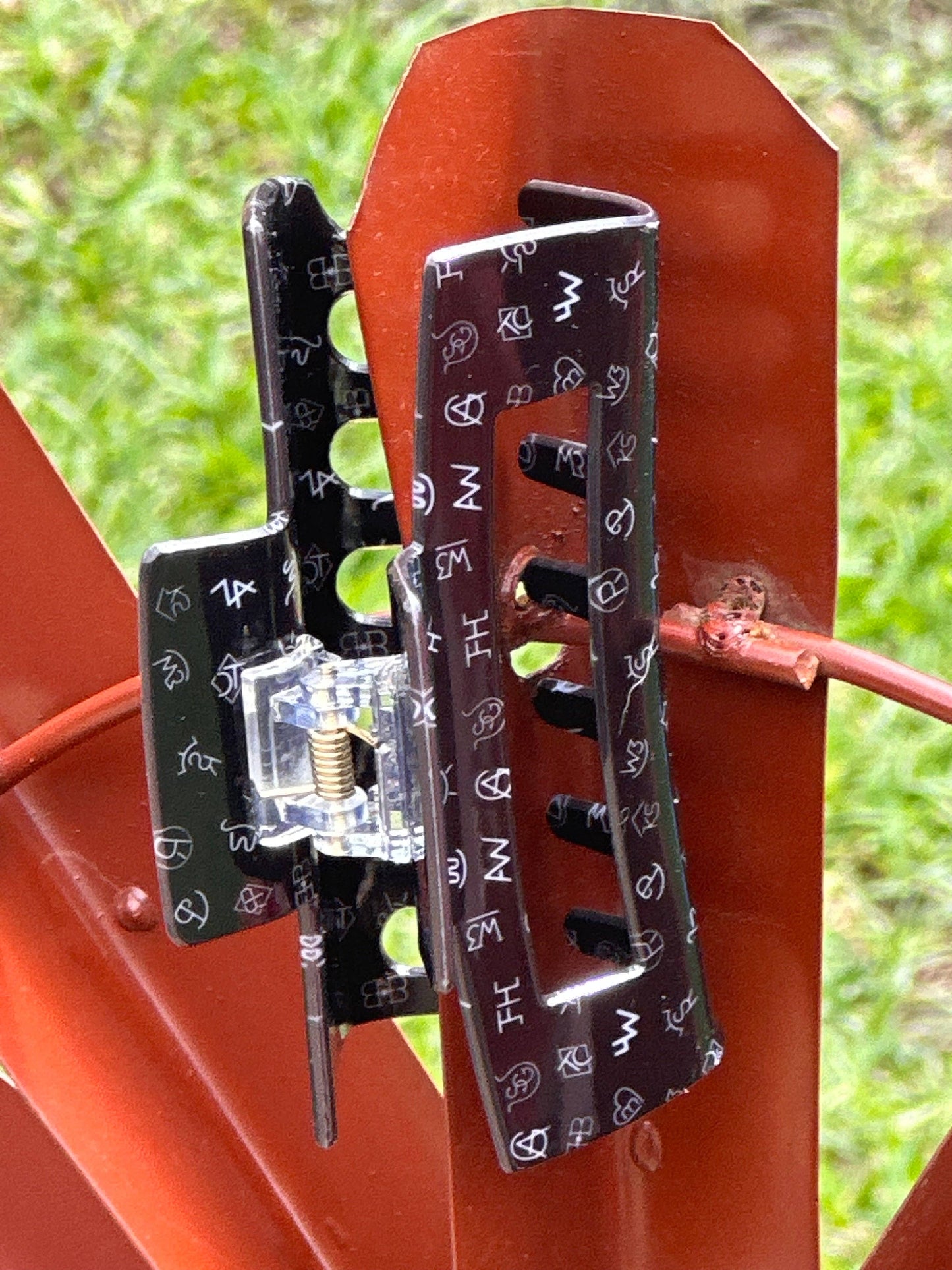 New claw clips: Bucking horse