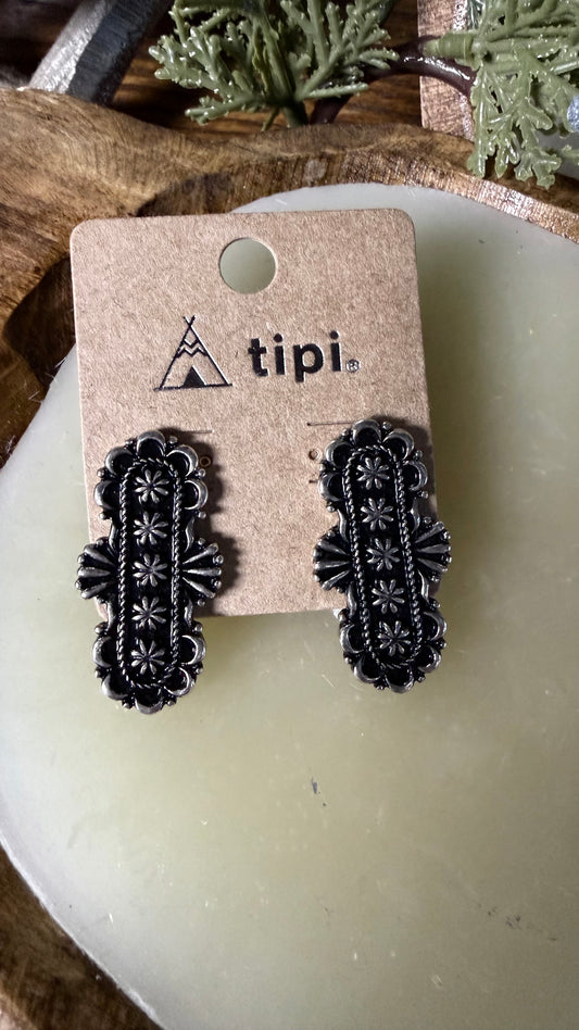 WESTERN OVAL CONCHO EARRINGS