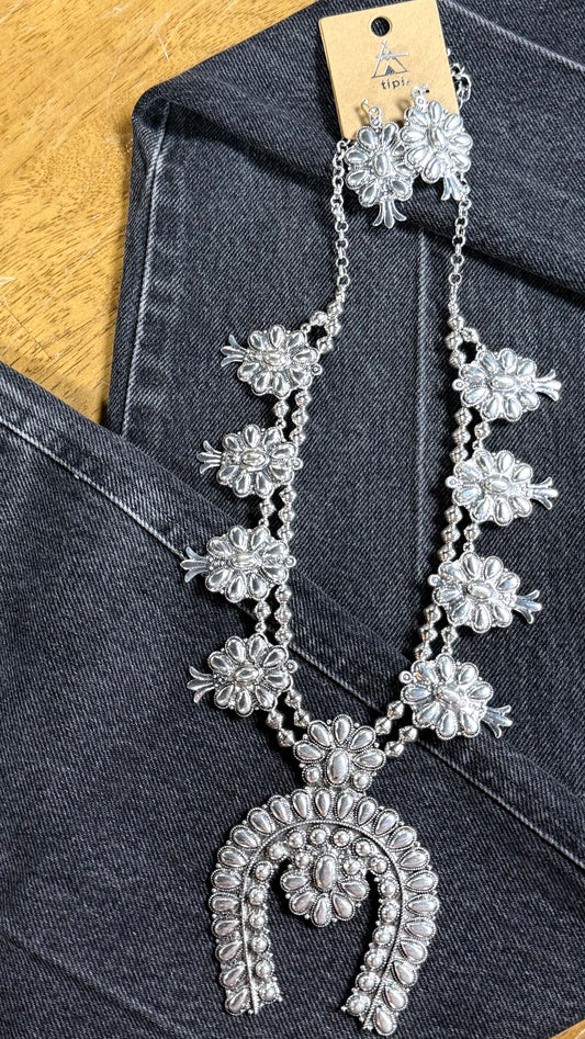 Western Metal Squash Blossom Necklace Set