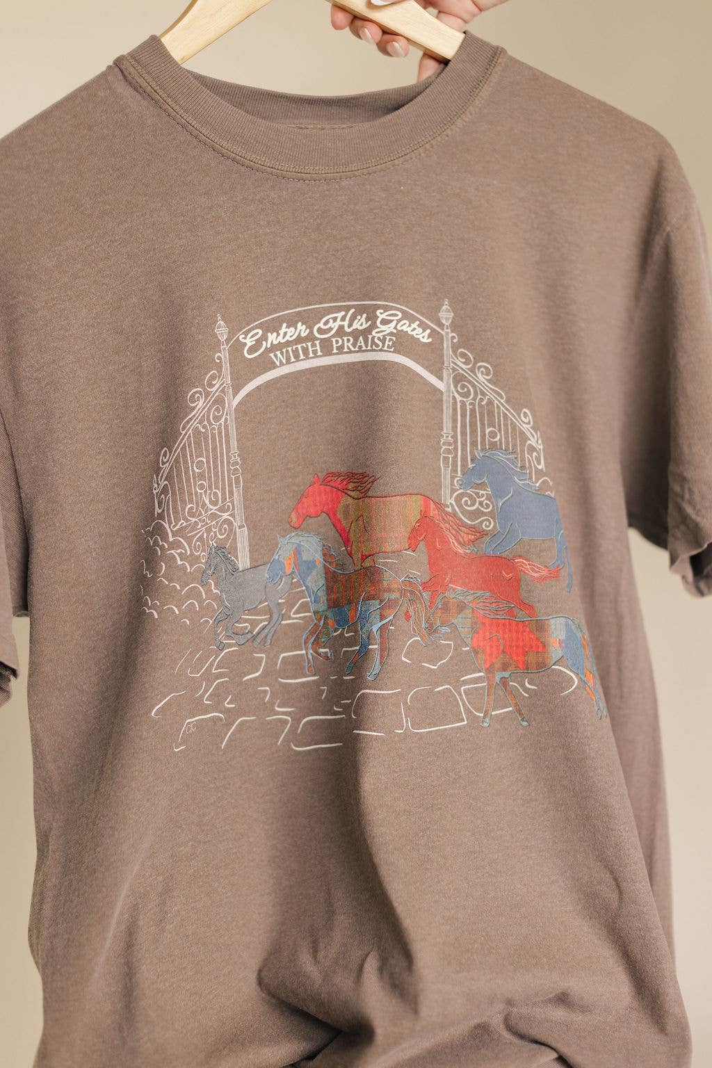 Enter His Gates With Praise Graphic Tee: Large